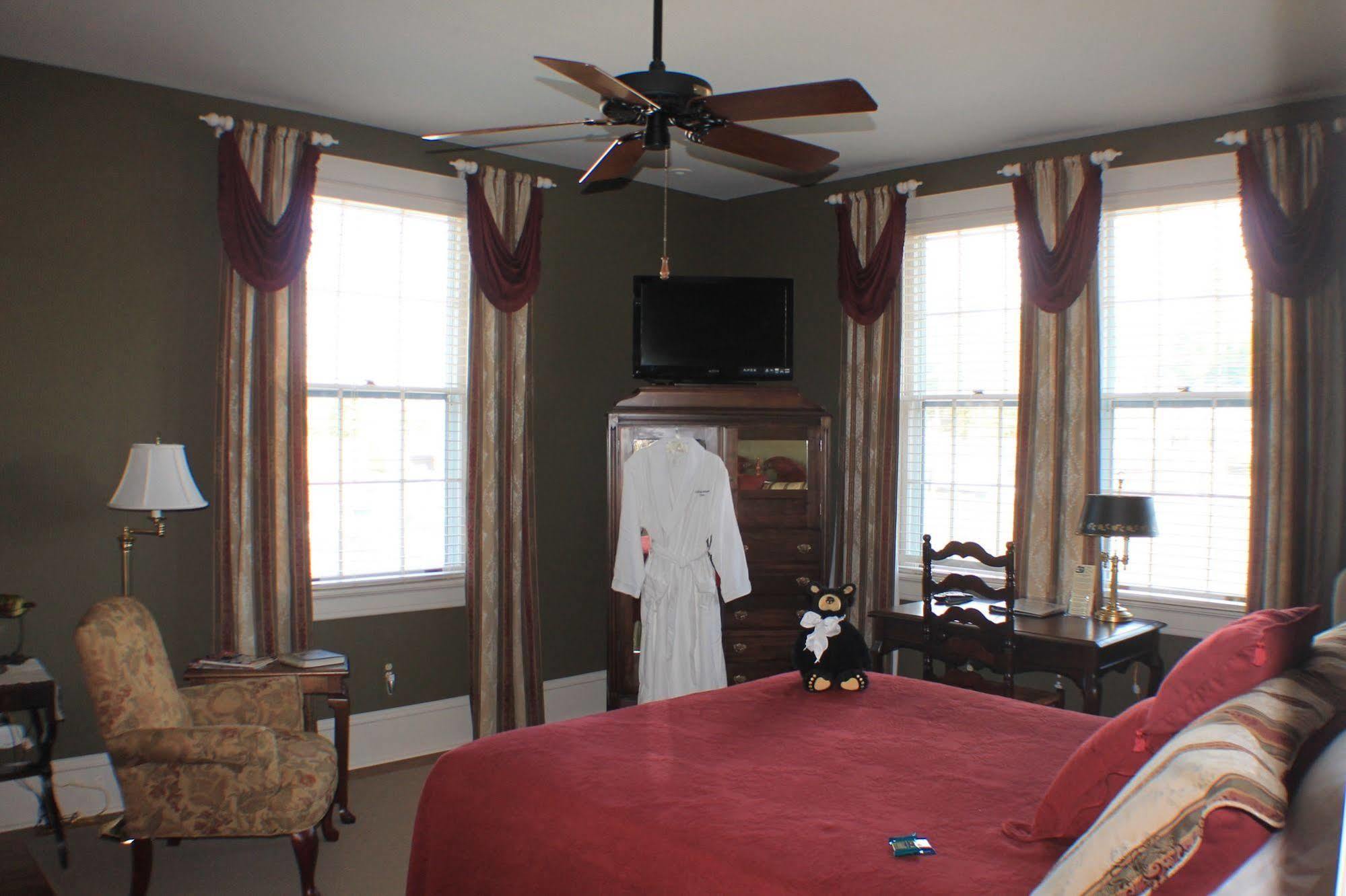 The Collins House Inn Marion Екстер'єр фото